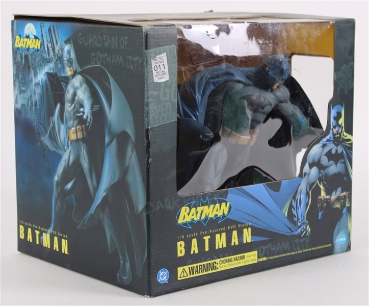 2000s Batman 1/6 Scale Pre Painted PVC 10" LE Statue w/ 13x12x11 Box 