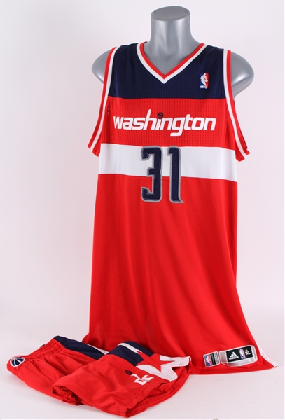 2011-12 Chris Singleton Washington Wizards Game Worn Road Jersey w/ Shorts & Signed Trading Card (MEARS LOA)