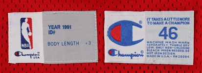 1991-92 Michael Jordan Chicago Bulls Road Jersey w/ Sheri Berto Memorial Arm Band (MEARS A5) Issued to be worn circa November 30th, 1991 to June 1992