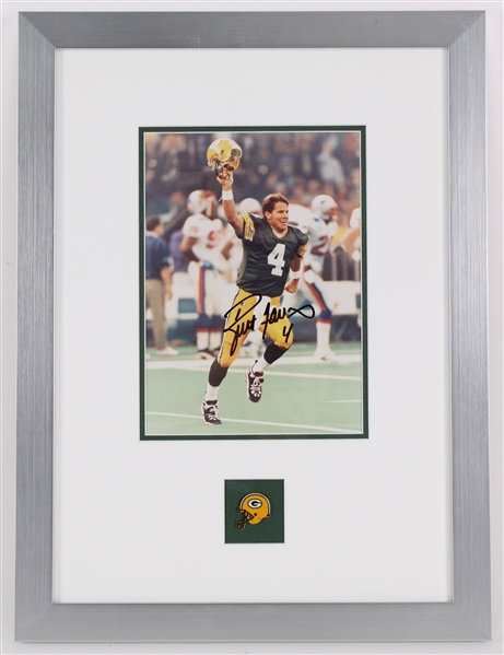 1992-2007 Brett Favre Green Bay Packers Signed 15x20 Framed Photo w/ Pinback (JSA) 