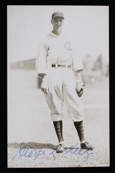 1930 George Kelly (d.1984) Chicago Cubs Autographed 3.5"x5.5" B&W Postcard (JSA)