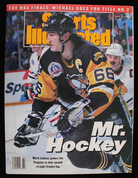 1992 Mario Lemieux Pittsburgh Pengiuns Autographed Sports Illustrated Magazine (JSA)