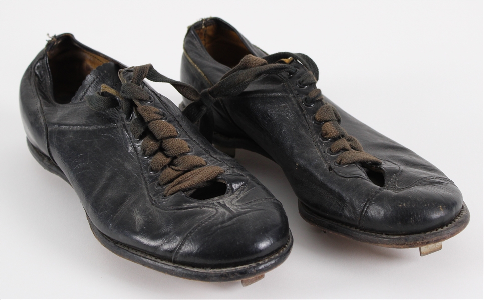 1964-67 Gene Alley Pittsburgh Pirates Attributed Spalding Game Worn Baseball Cleats (MEARS LOA)