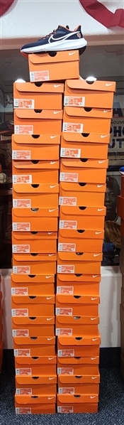 Nike Zoom Pegasus 37/39 Chicago Bears Sneakers (Lot of 31 Pairs)