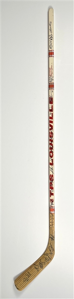 1992-93 Detroit Red Wings Team Signed Dino Ciccarelli Louisville Hockey Stick w/ 22 Signatures Including Steve Yzerman, Sergei Fedorov, Bob Probert, Nicklas Lindstrom & More (JSA / MEARS LOA) 