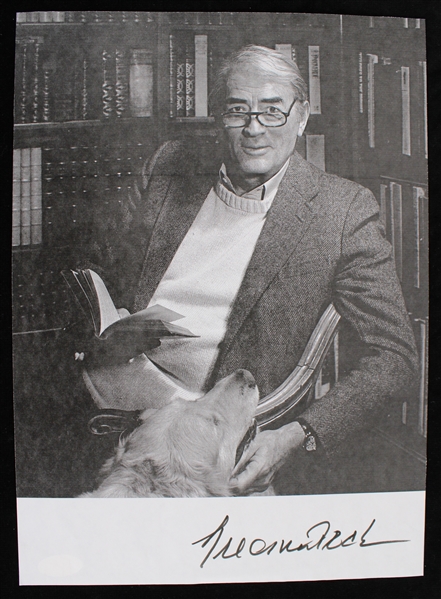 1939-2000 Gregory Peck (d.2003) Actor Autographed 9"x13" Full Page Print *JSA*