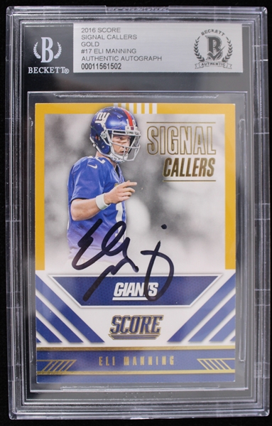 2016 Eli Manning New York Giants Autographed Score Signal Callers Trading Card #17 (Beckett Slabbed)