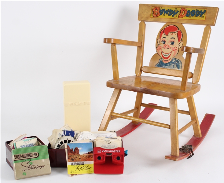 1960s-80s Howdy Doody 22x21x15 Childrens Chair w/ View Master & Reels (Lot of 35+)