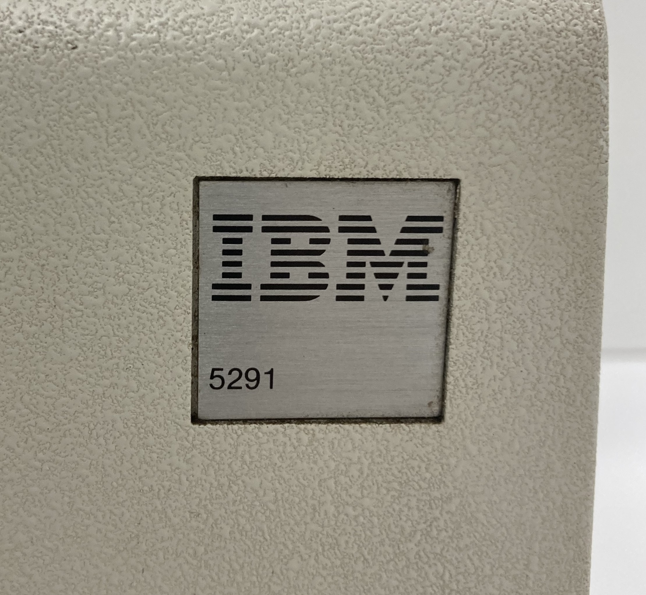 Lot Detail - 1980s IBM 5291 Computer Terminal with Keyboard