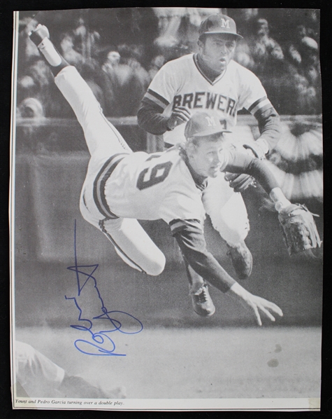 1974-93 Robin Yount Milwaukee Brewers Signed 8"x10" Magazine Page (JSA)