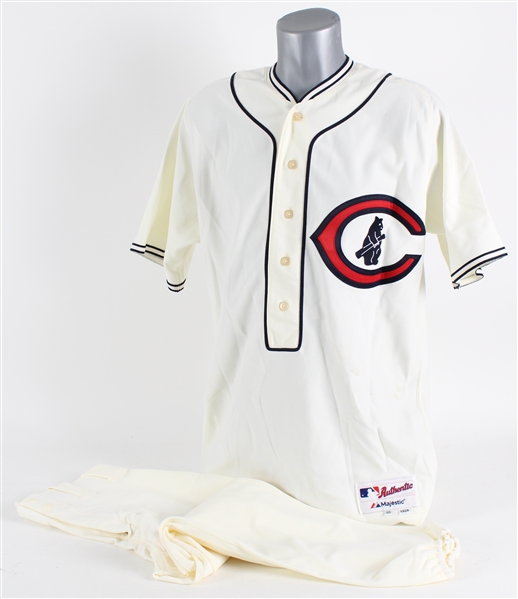 2014 Travis Wood Chicago Cubs Signed Game Worn Throwback Uniform (MEARS LOA / MLB Hologram)