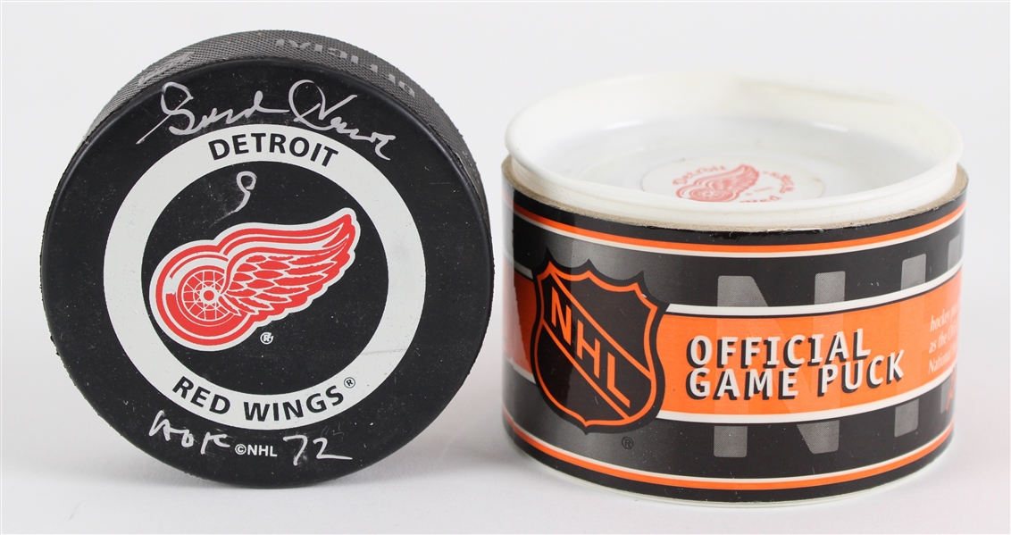 1946-80 Gordie Howe Detroit Red Wings Signed Hockey Puck (JSA)