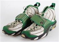 1996 Gabe Wilkins Signed Super Bowl XXXI Game Used Nike Shoes 1/26/97 - Green Bay Packers (MEARS LOA / JSA) 