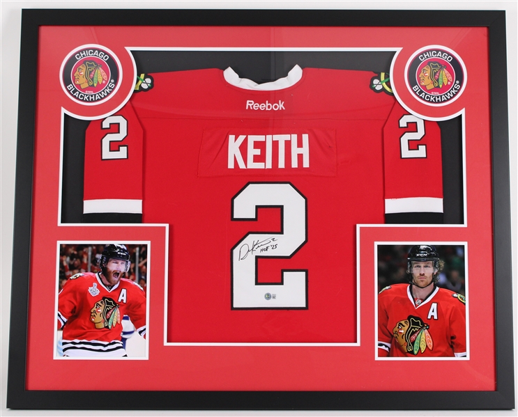 2005-21 Duncan Keith Chicago Blackhawks Signed 35"x43" Framed Jersey (Beckett Witness)